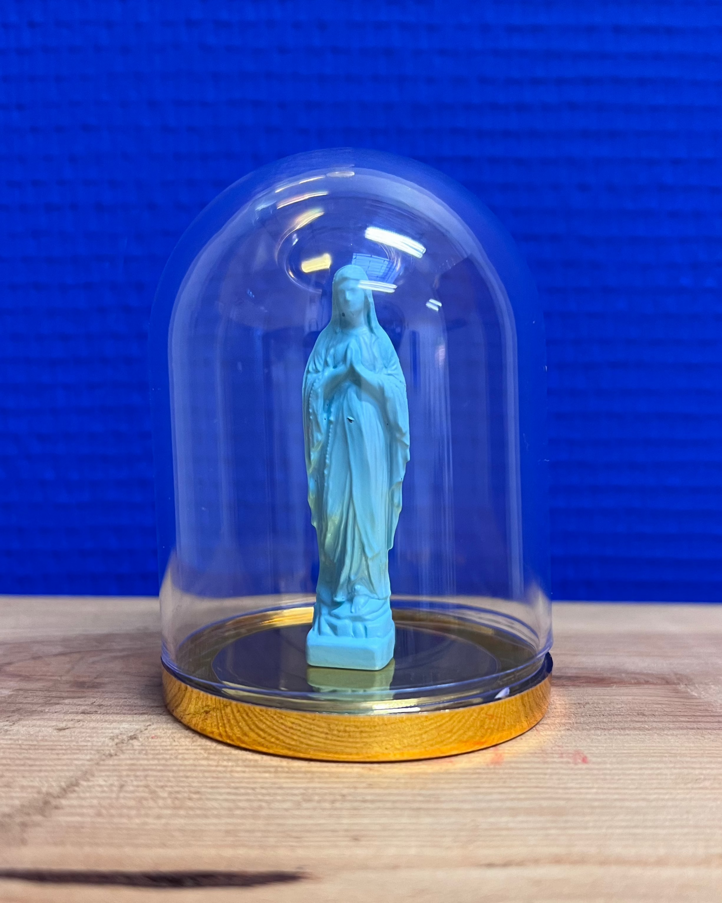 Vierge 6 cm sous cloche