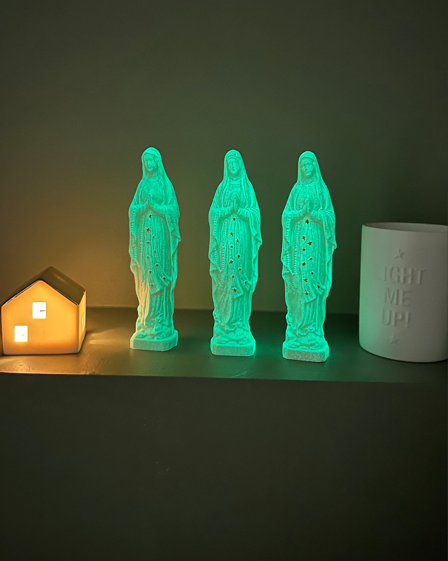 Vierge phosphorescente nuit