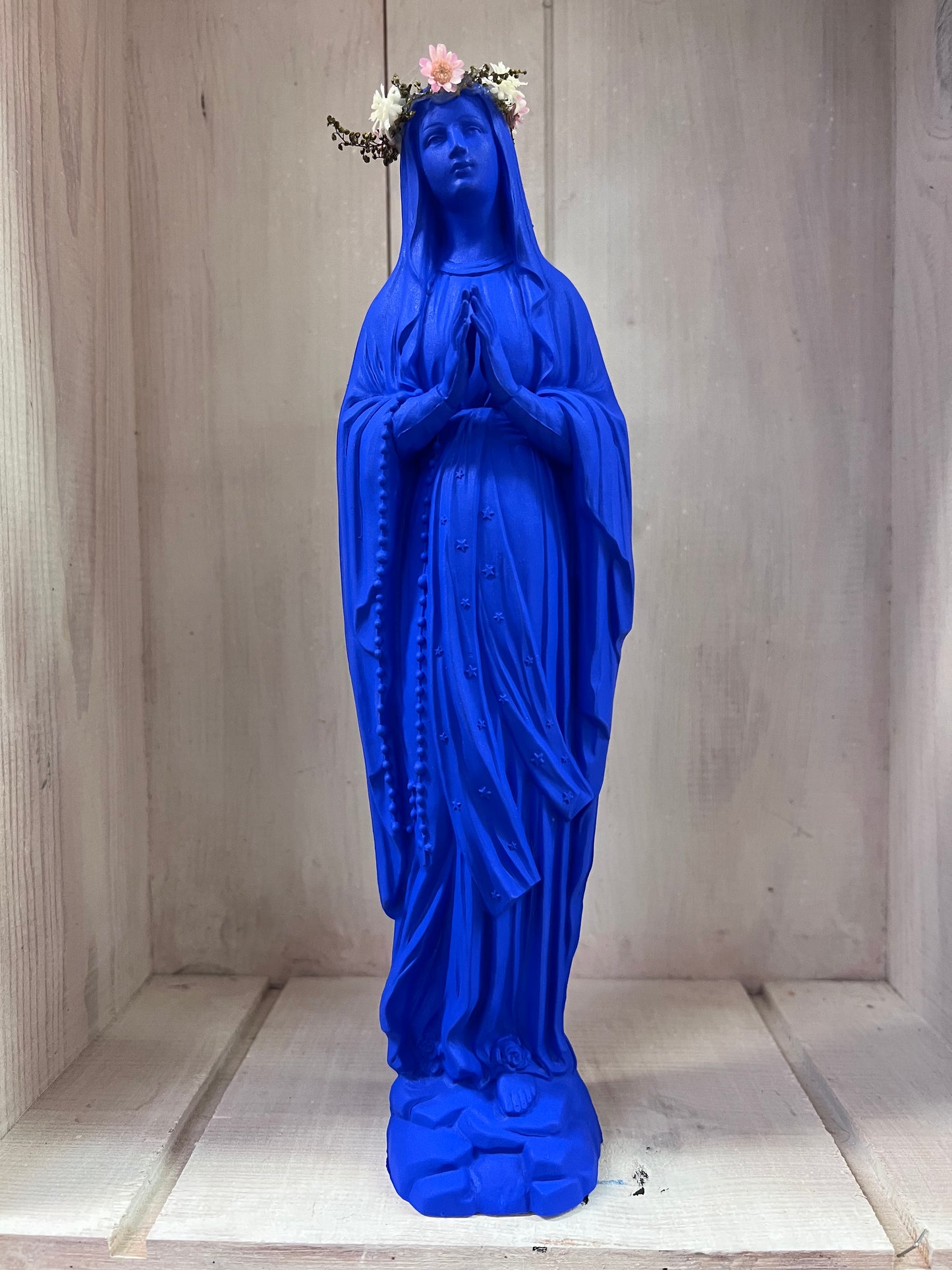 Statuette Vierge 20 cm Couronnée Fleurie