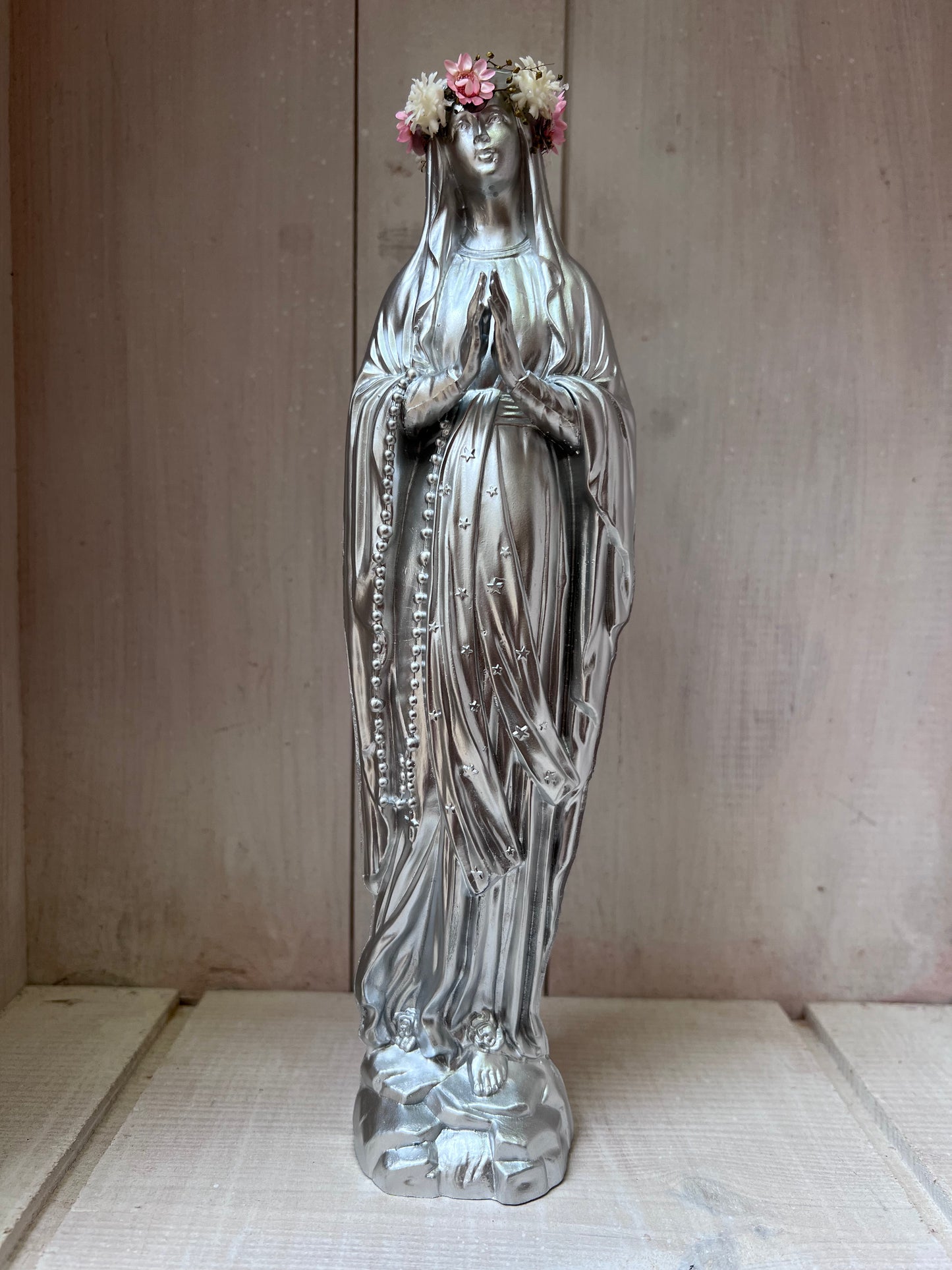 Statuette Vierge 20 cm Couronnée Fleurie