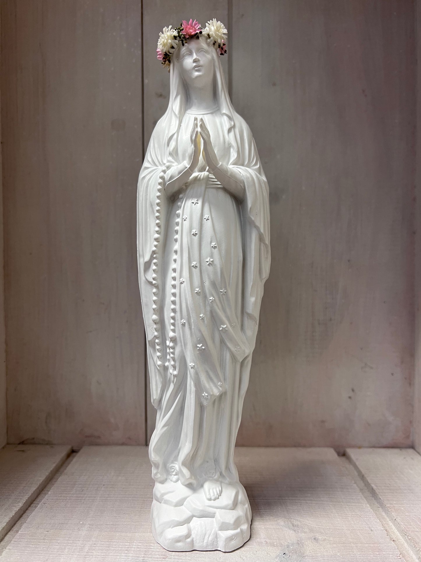 Statuette Vierge 20 cm Couronnée Fleurie
