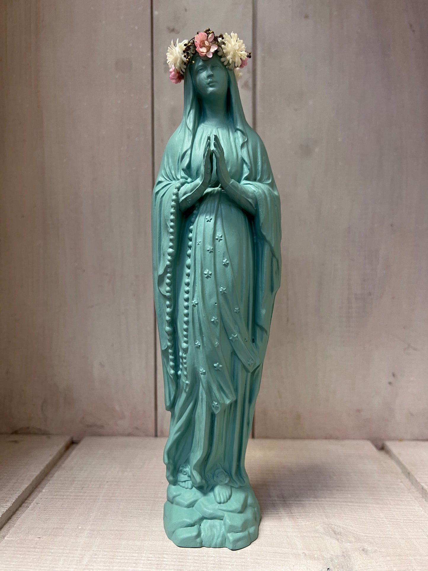 Statuette Vierge 20 cm Couronnée Fleurie