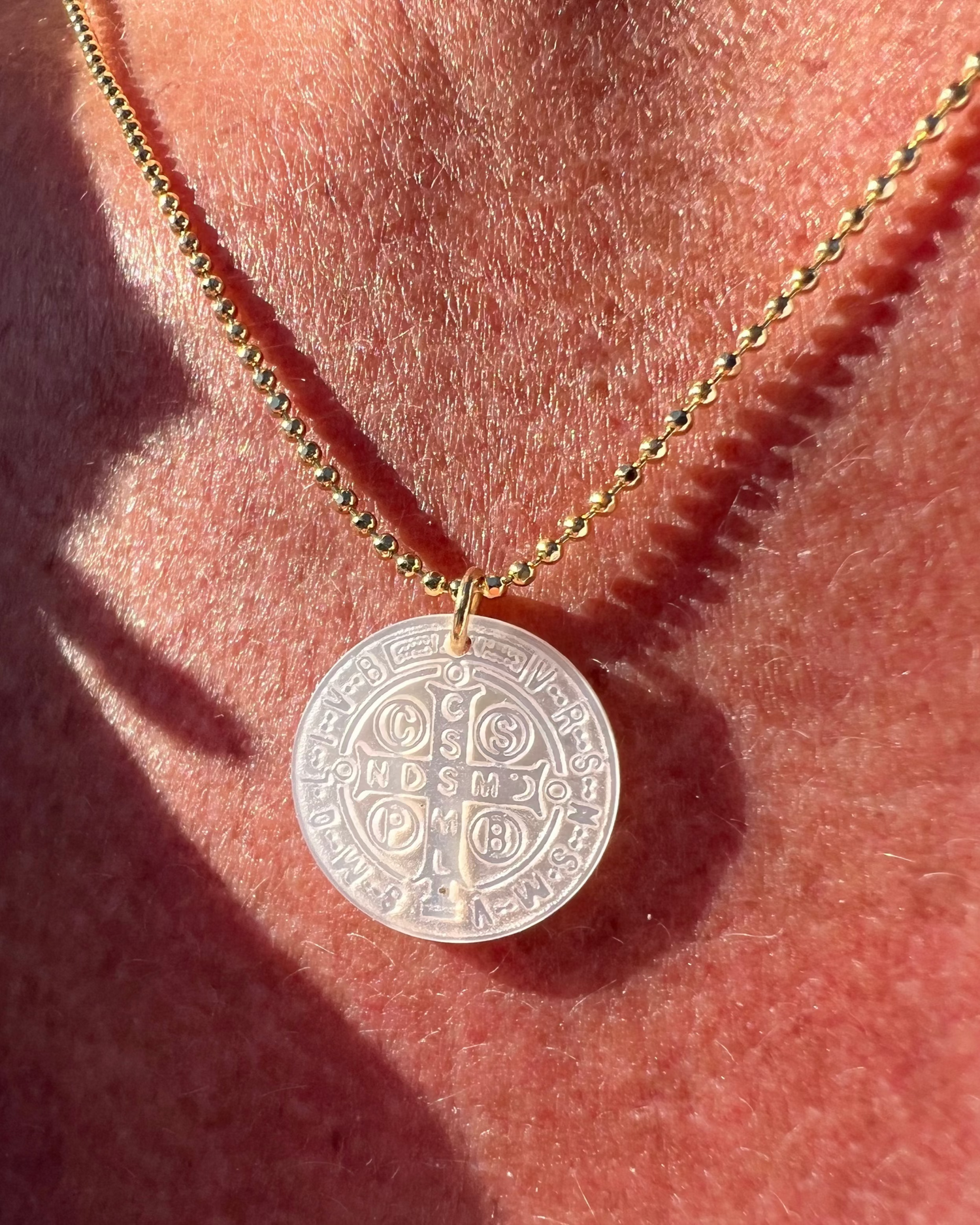 Médaille de Saint Benoît en nacre