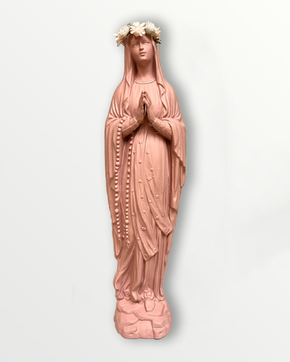 Statuette de la Vierge couronnée de fleurs