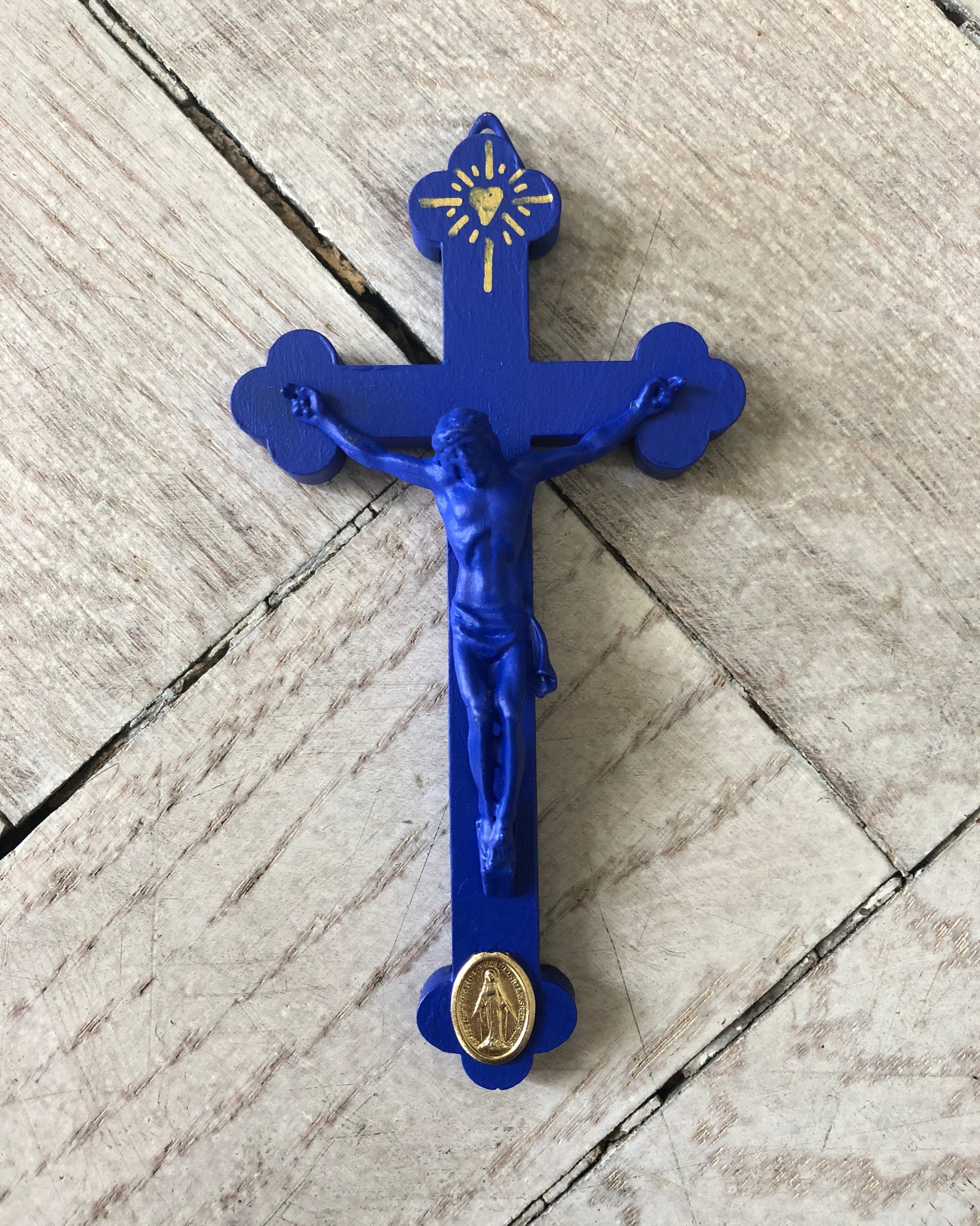 Crucifix mini bleu Klein